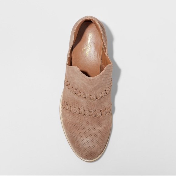 Women Taupe Tan Braided Heel Ankle Bootie Boot NWT - Picture 3 of 3